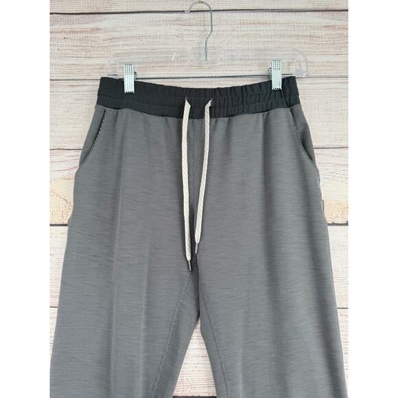 Vuori Performance Jogger Pants Womens XS Gray Pinstripe 4 Way Stretch - Picture 3 of 7